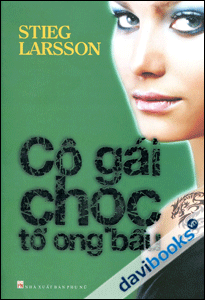 Cô Gái Chọc Tổ Ong Bầu