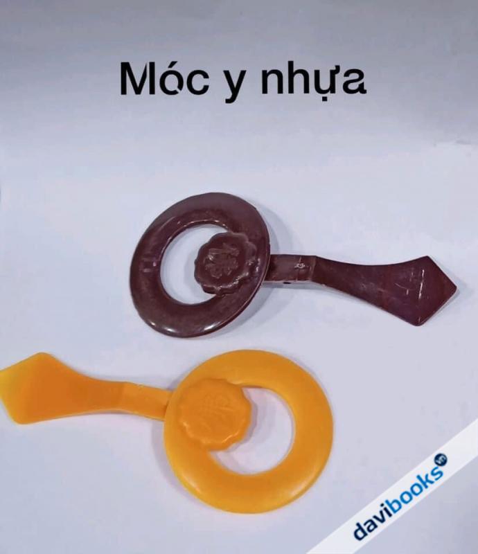 (ad10147) Móc Y Nhựa Nâu Vàng