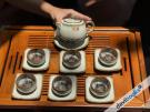 (ad10708) Bộ Ấm Trà Dạng Chóp Lòng Chén Khắc Hoa
